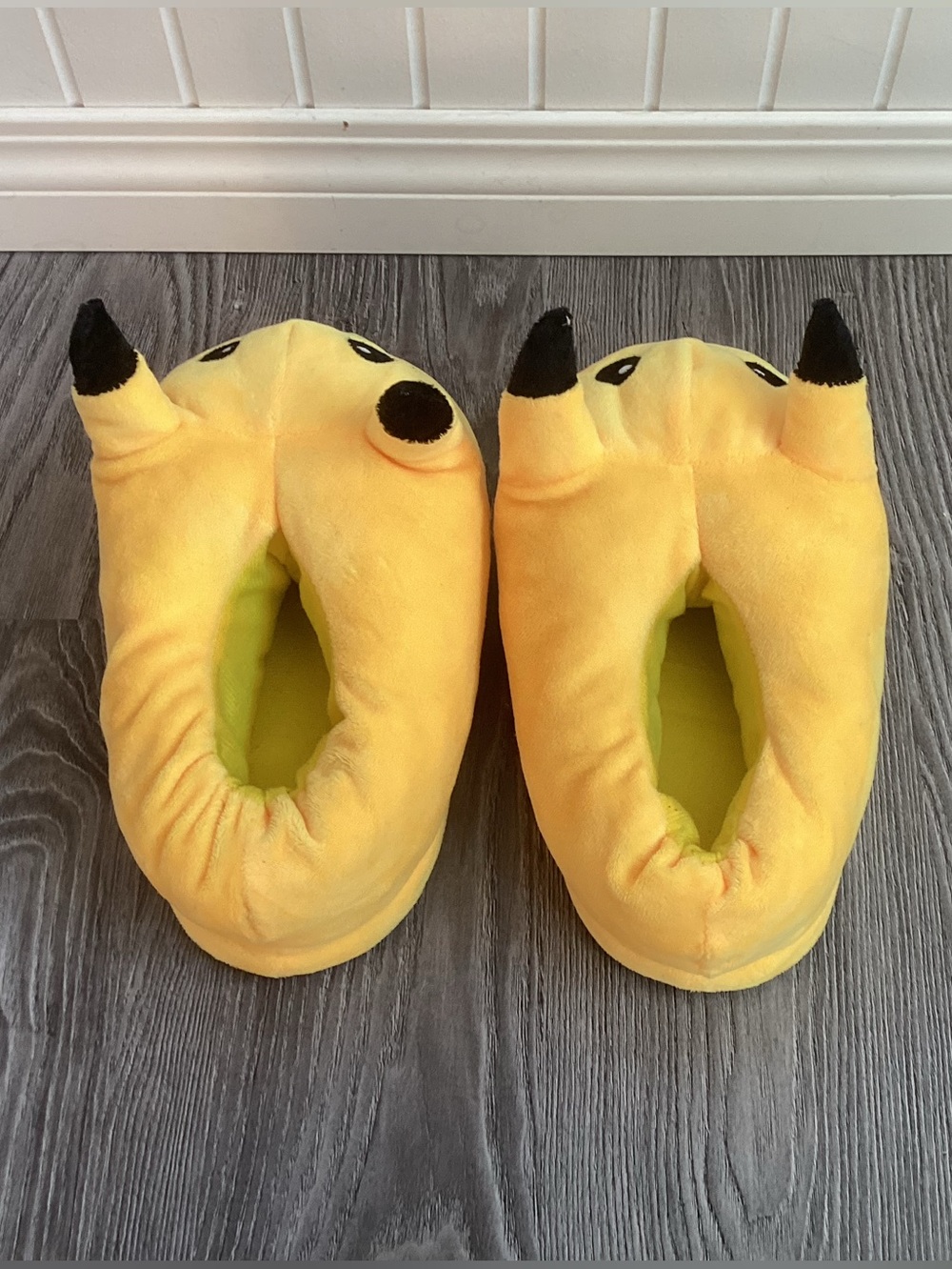 Pikachu Slippers - Picture 3 of 4
